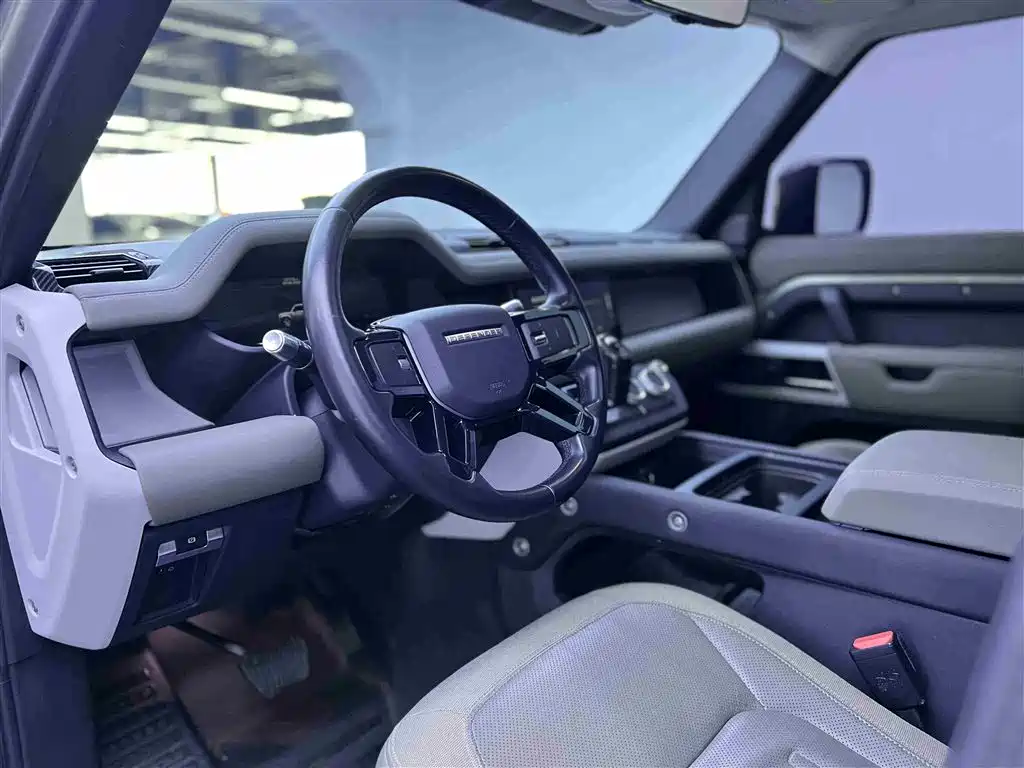 Land Rover Defender 110 P400 HSE