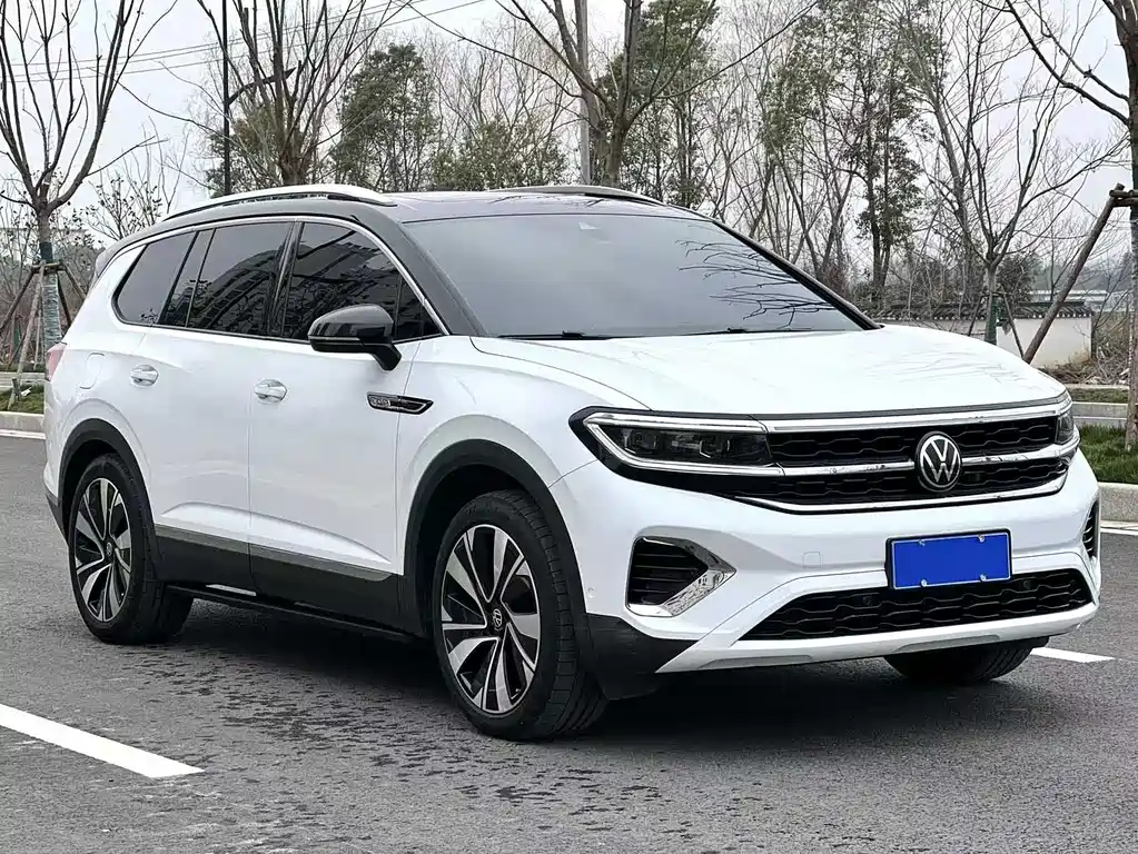 Talagon 380 TSI 4 WD Flagship Victory Realm 6-seat