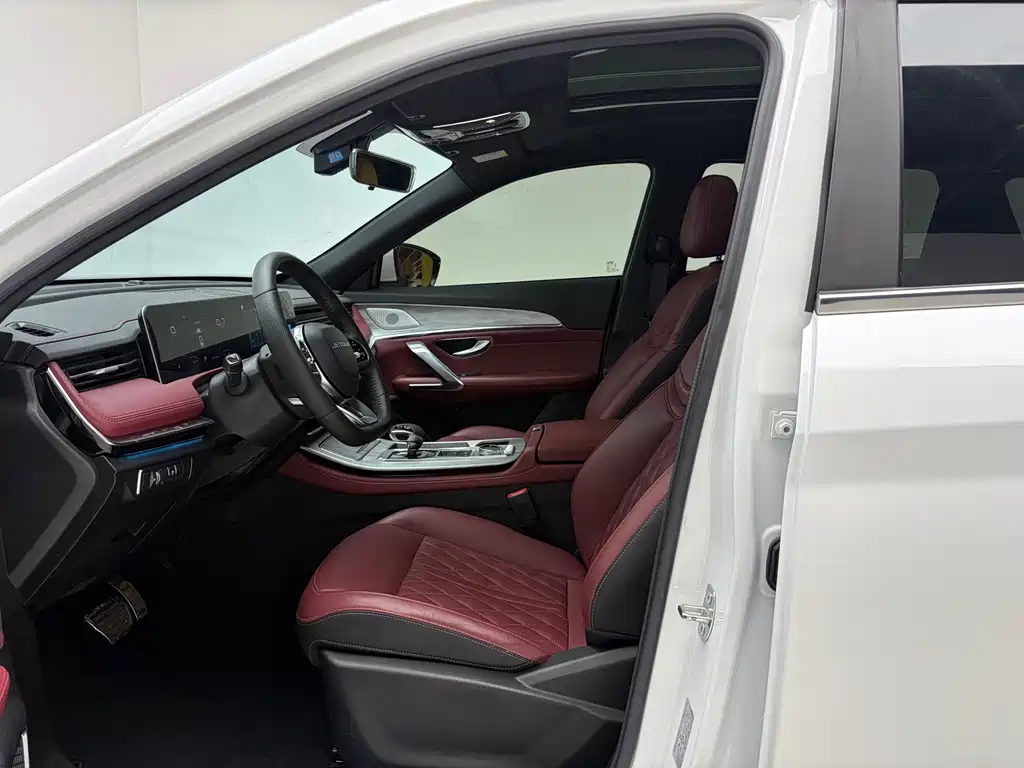 Jetour X70 PLUS 1.6 T DCT Strong PLUS 7-seat