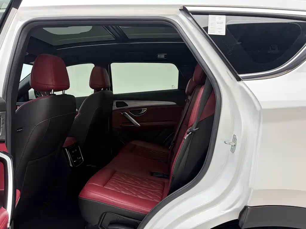 Jetour X70 PLUS 1.6 T DCT Strong PLUS 7-seat