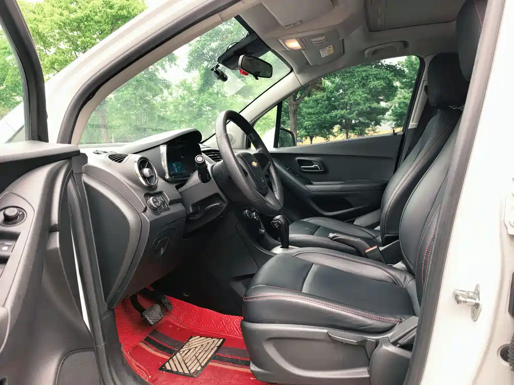 Tracker 1.4 T Auto 2 WD Comfort Sunroof