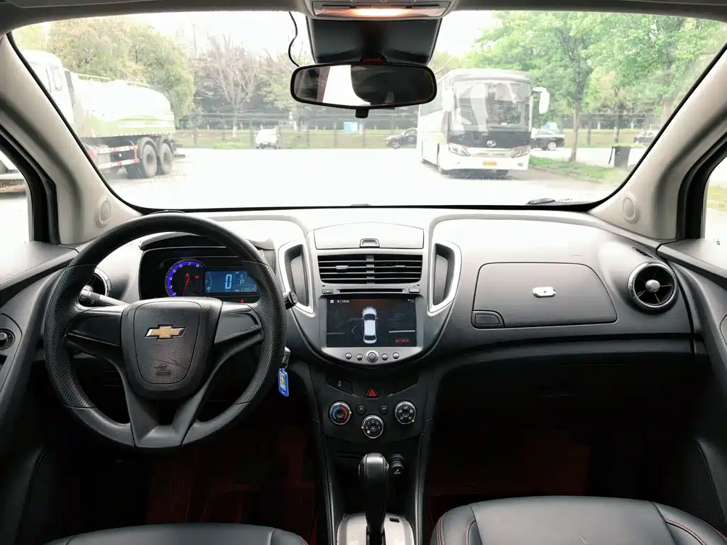 Tracker 1.4 T Auto 2 WD Comfort Sunroof