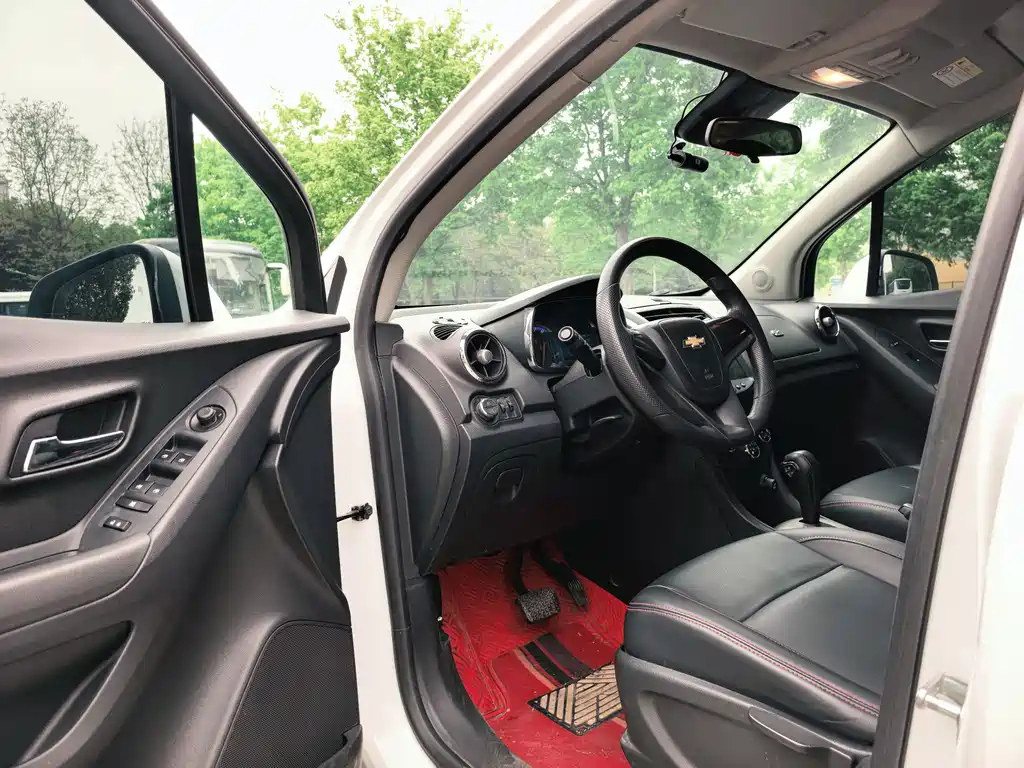Tracker 1.4 T Auto 2 WD Comfort Sunroof