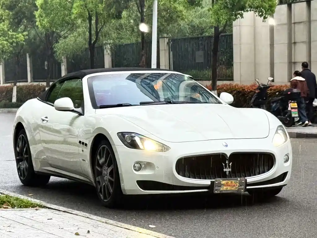 GranCabrio 4.7 L Automatic