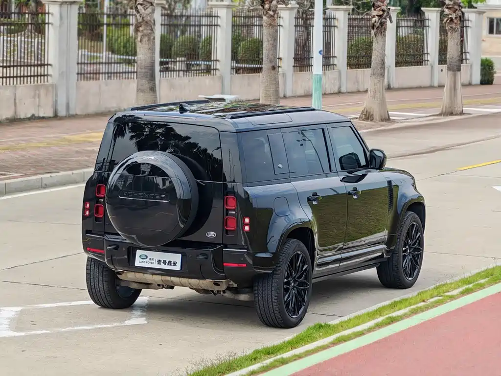 Land Rover Defender 110 3.0 T P400 X-DYNAMIC HSE