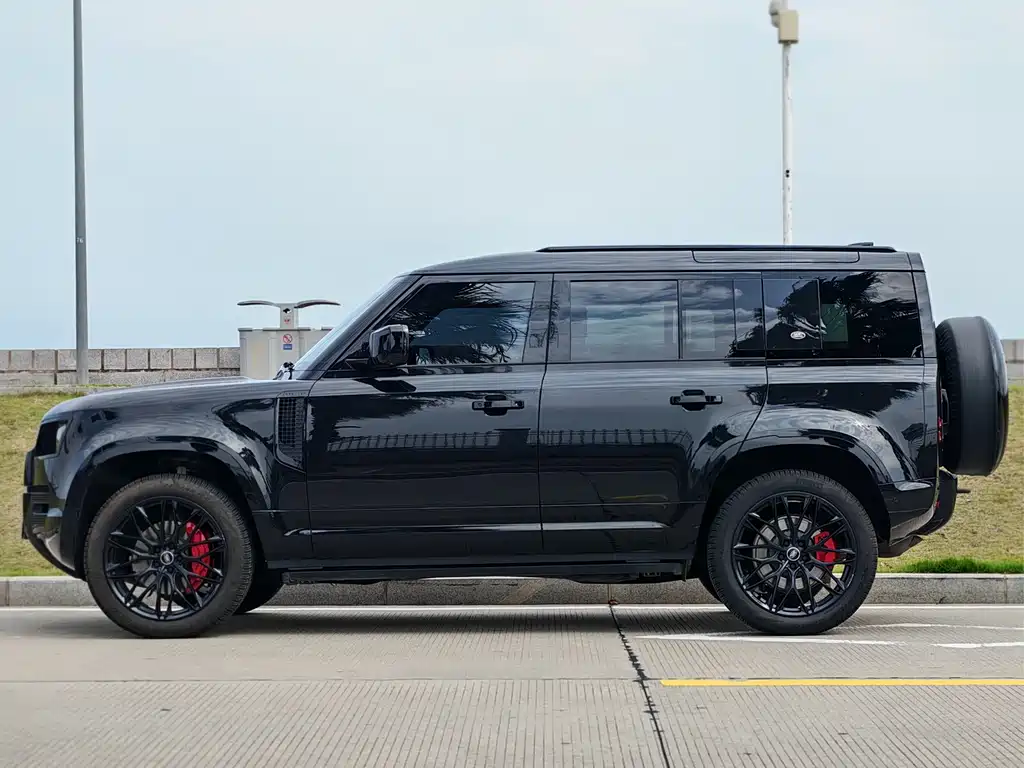 Land Rover Defender 110 3.0 T P400 X-DYNAMIC HSE