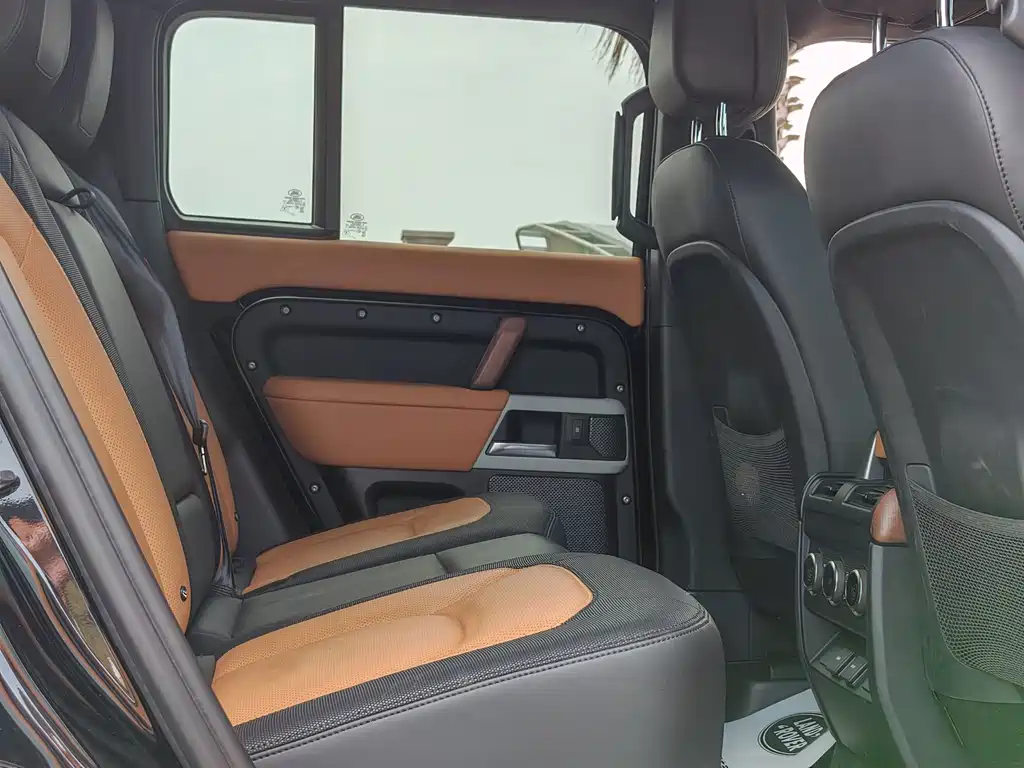 Land Rover Defender 110 3.0 T P400 X-DYNAMIC HSE