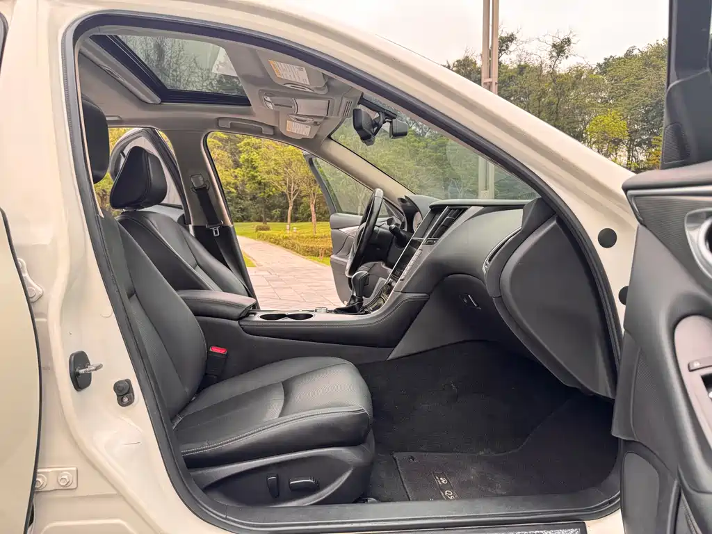 Infiniti Q50 L 2.0 T Joy