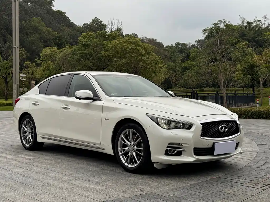 Infiniti Q50 L 2.0 T Joy