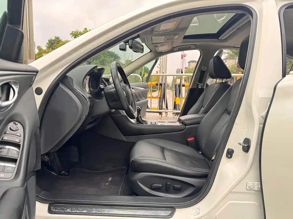 Infiniti Q50 L 2.0 T Joy