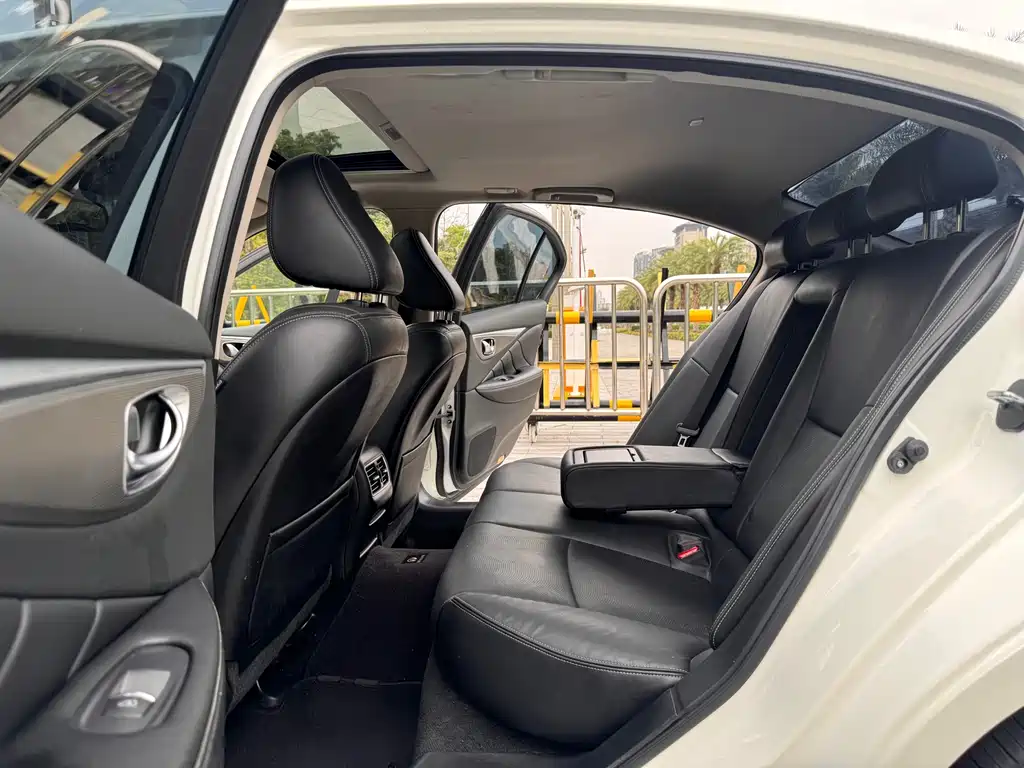 Infiniti Q50 L 2.0 T Joy