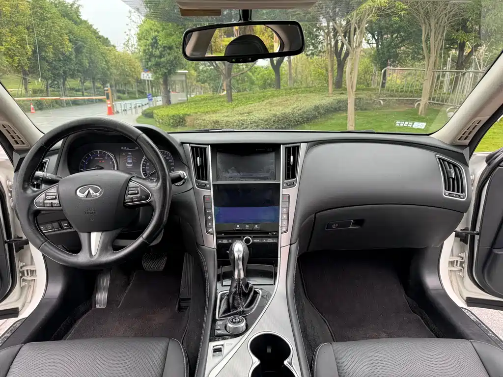 Infiniti Q50 L 2.0 T Joy