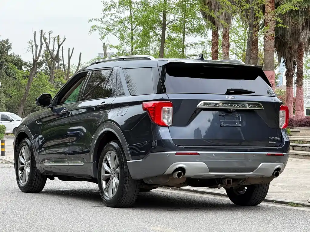Explorer EcoBoost 285 RWD Style 6-seat