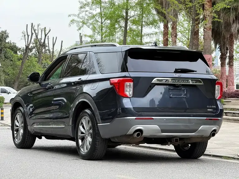 Ford Explorer EcoBoost 285 RWD Style 6-seat