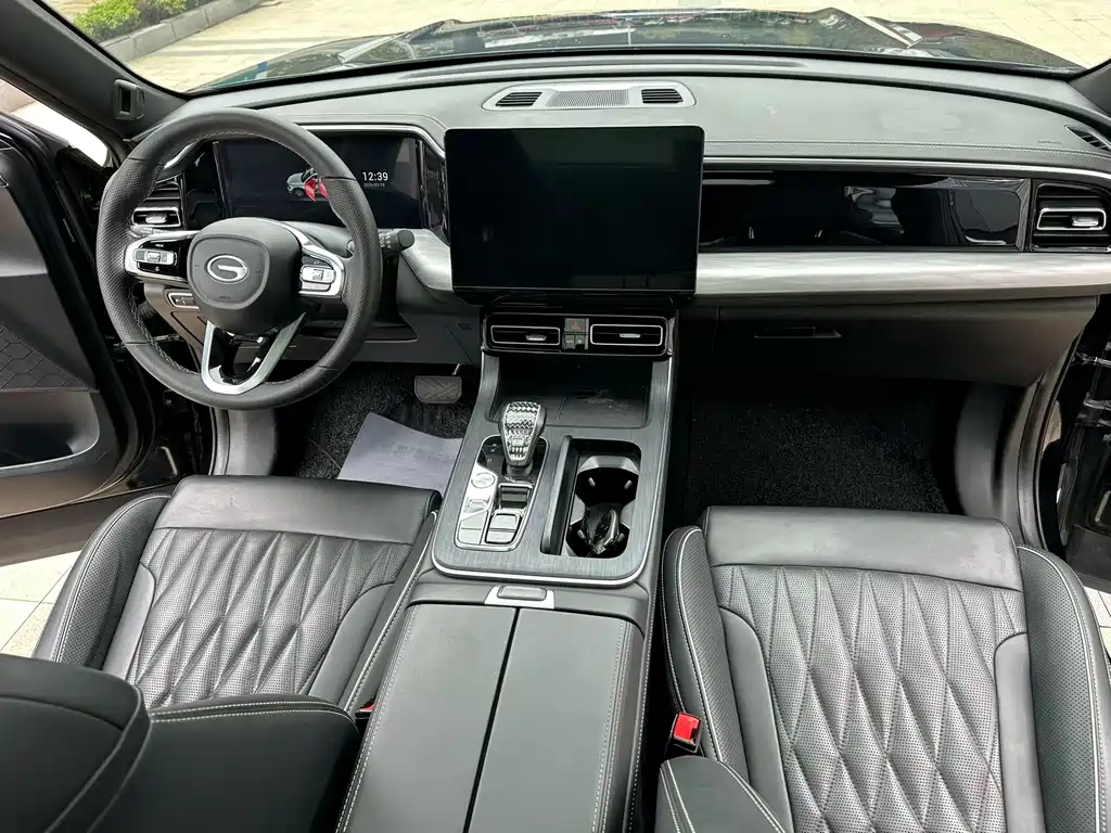 GAC Trumpchi GS8 Navigator Series 2.0 TGDI 2 WD Luxury Connected (7-seat)