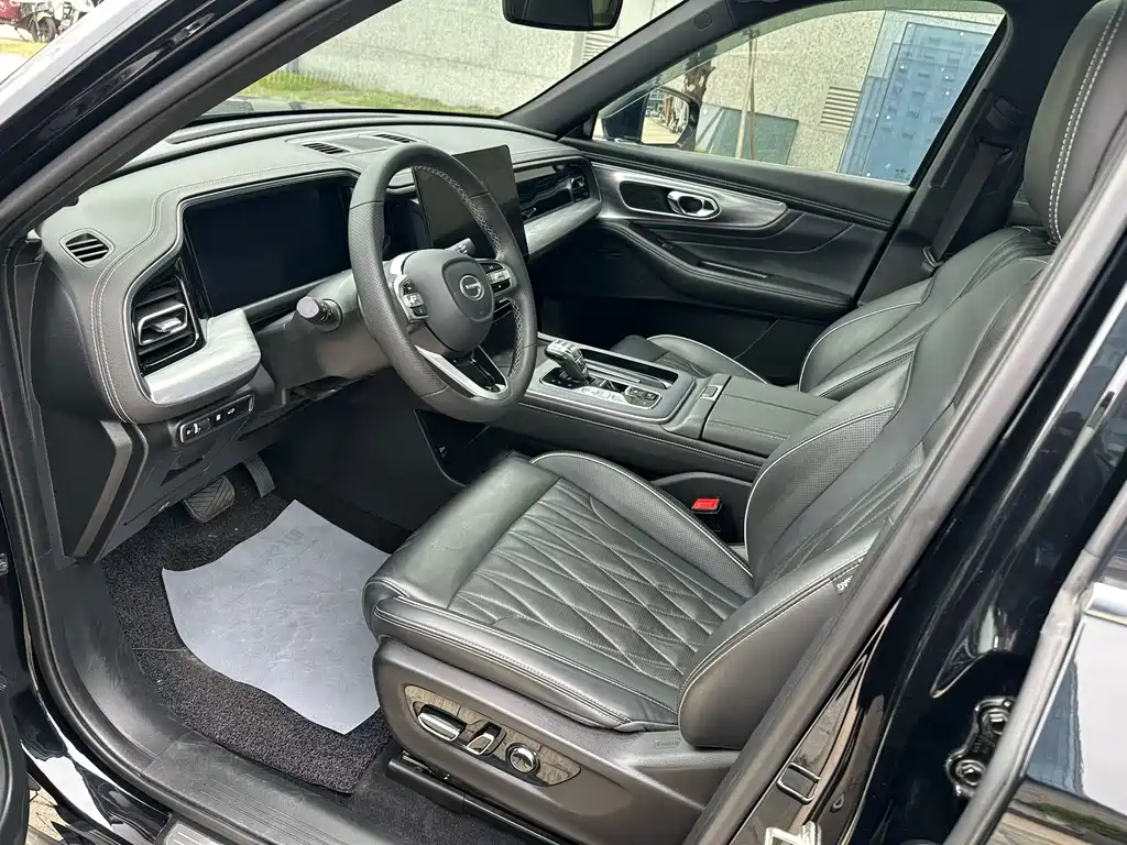GAC Trumpchi GS8 Navigator Series 2.0 TGDI 2 WD Luxury Connected (7-seat)
