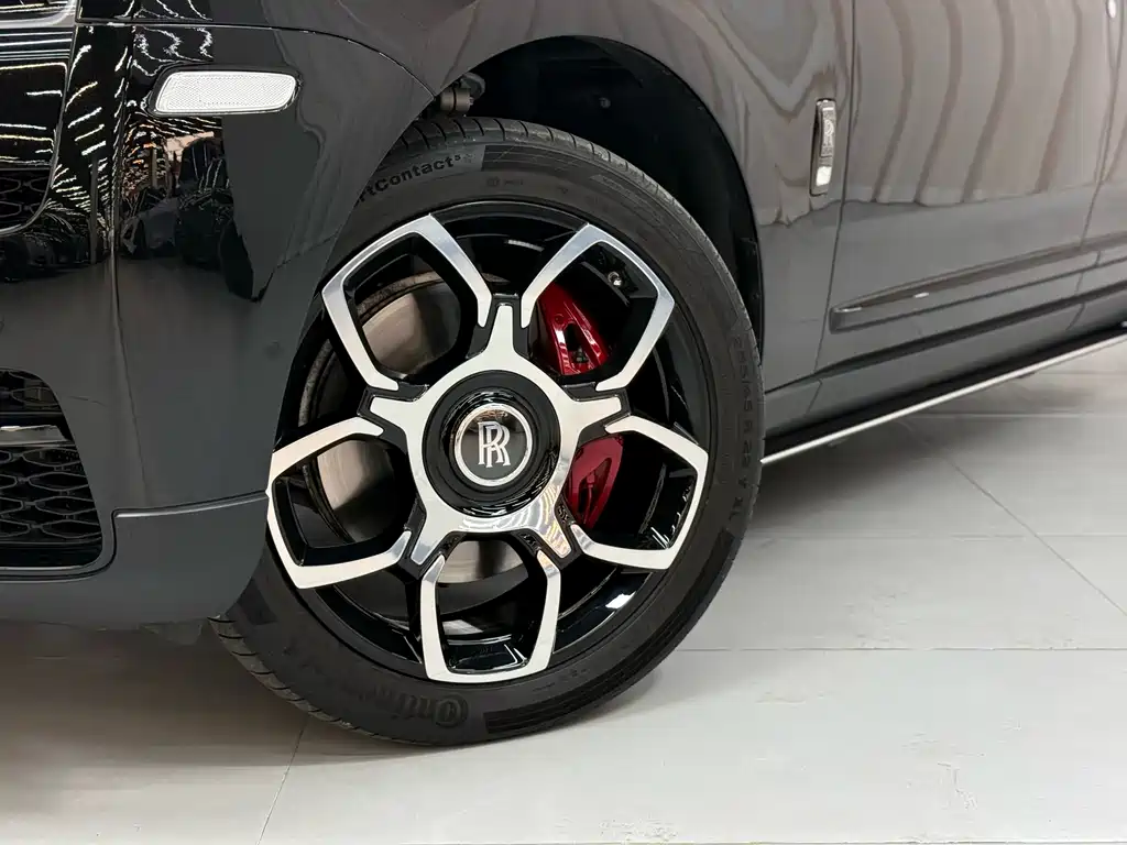 Cullinan Black Badge