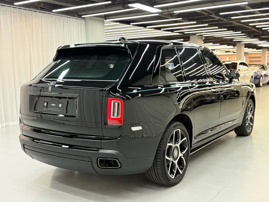 Cullinan Black Badge