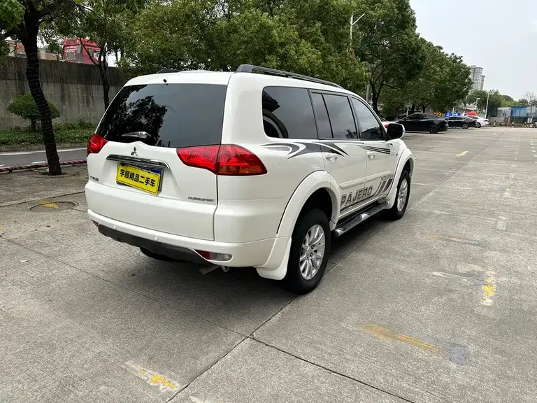 Mitsubishi Pajero Sport 3.0 L Auto 2 WD Luxury