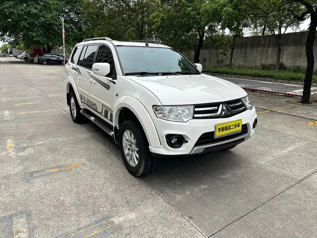 Pajero Sport 3.0 L Auto 2 WD Luxury