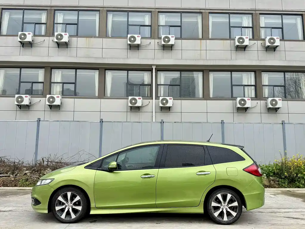 Jade 1.8 L CVT Luxury 5-seat