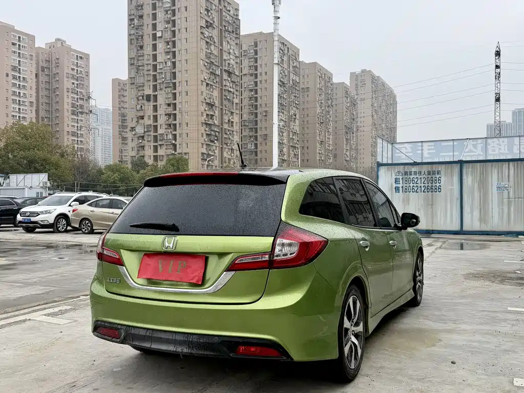 Jade 1.8 L CVT Luxury 5-seat