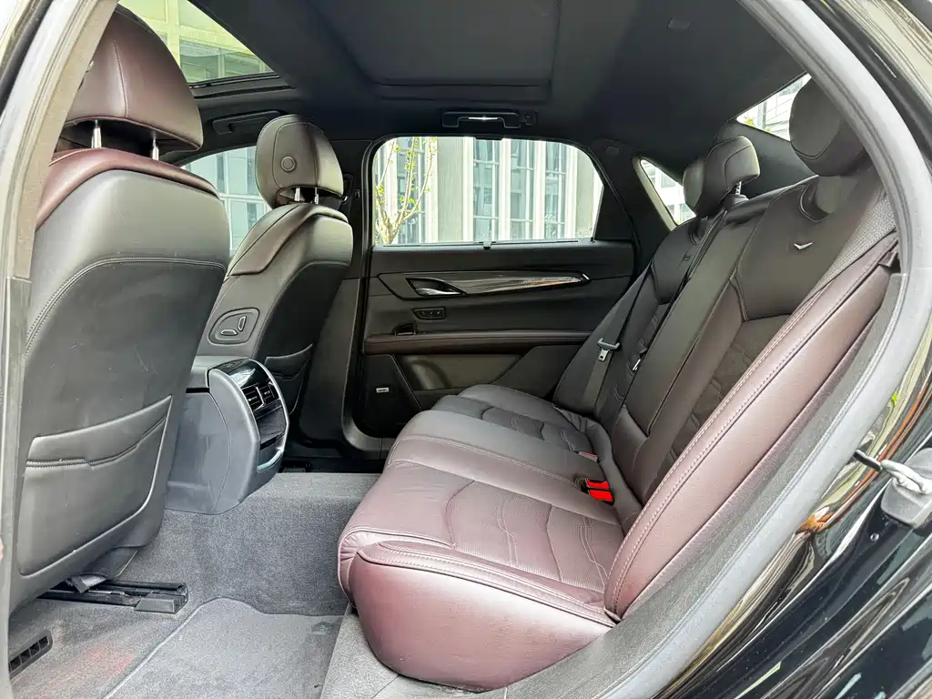 Cadillac CT6 28 T Distinguished