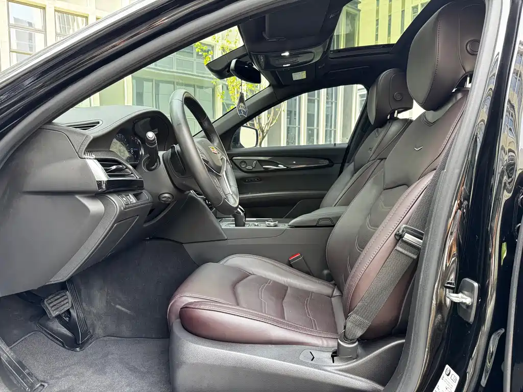 Cadillac CT6 28 T Distinguished