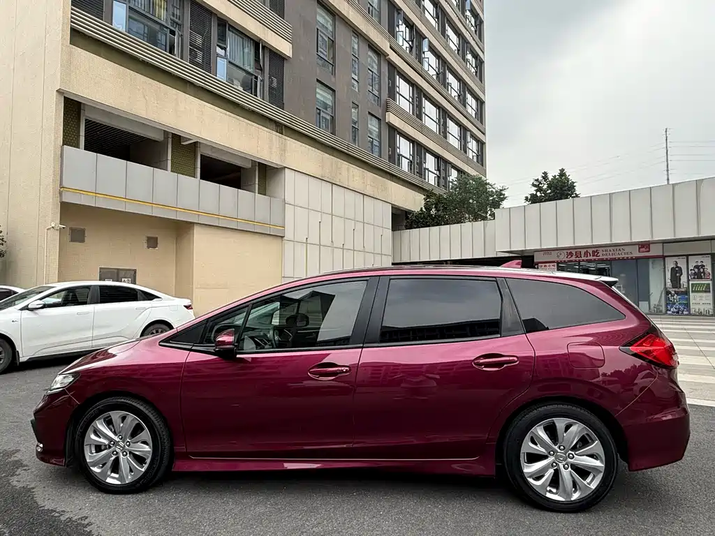 Jade 1.8 L Auto Comfort 5-seat