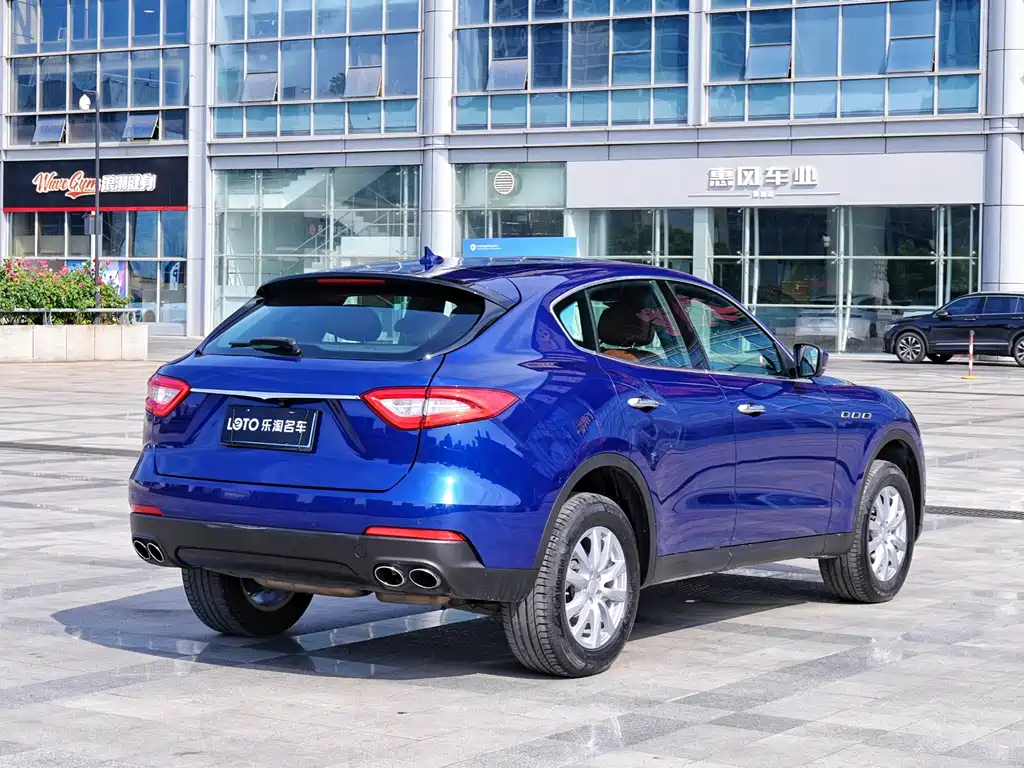Levante 3.0 T Standard
