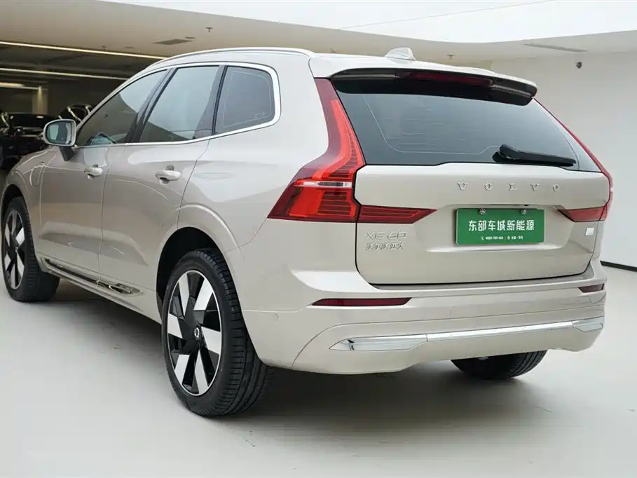 Volvo XC60 PHEV T8 PHEV Long Range 4 WD Smart Vision Luxury
