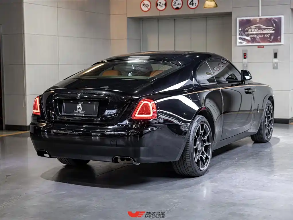 Wraith 6.6 T Black Badge