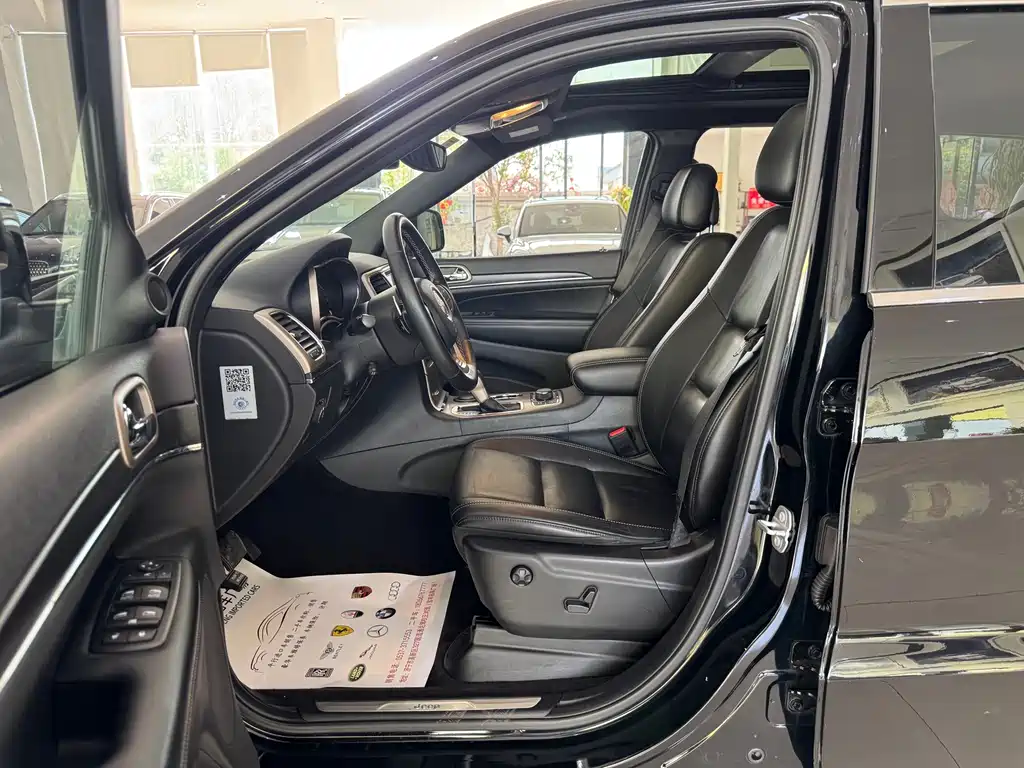 Grand Cherokee (Import) 3.0 L Comfort Enjoyment Navigation