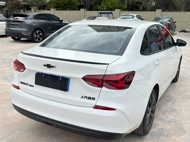 Chevrolet Monza Mild Hybrid Redline 320 T DCT Brisk