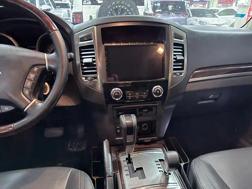 Pajero (Import) 3.0 L Auto Standard