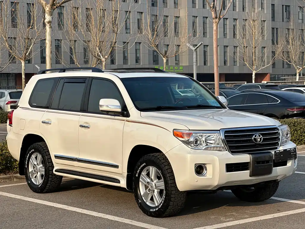 Land Cruiser (Import) 4.0 L V6 Middle East Limited