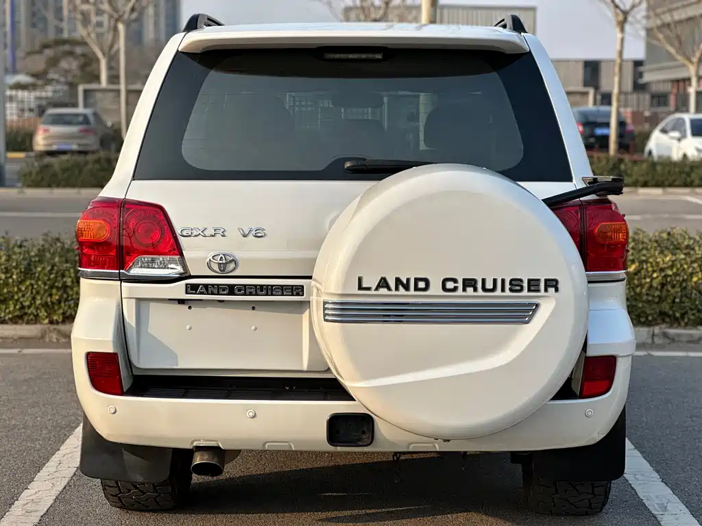 Land Cruiser (Import) 4.0 L V6 Middle East Limited