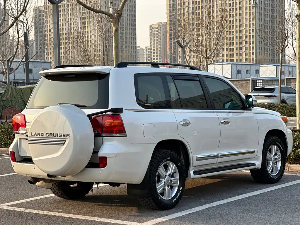 Land Cruiser (Import) 4.0 L V6 Middle East Limited