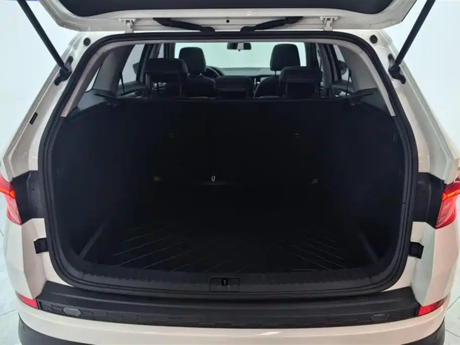 Kodiaq 柯迪亚克 2019款 改款 TSI330 5座两驱舒适版 国VI