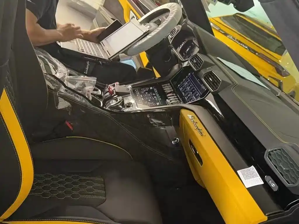 Urus 4.0 T V8 S