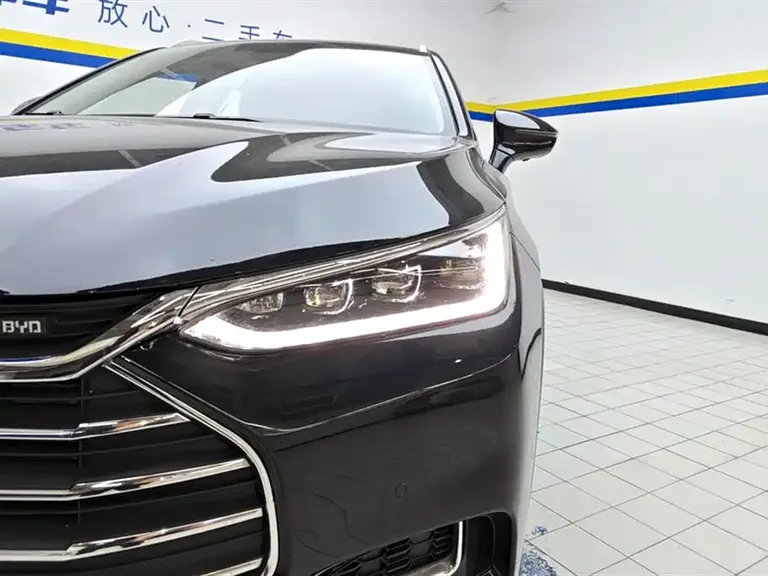 BYD Tang 2.0 T Auto Connected Distinguished 7-seat CN-VI