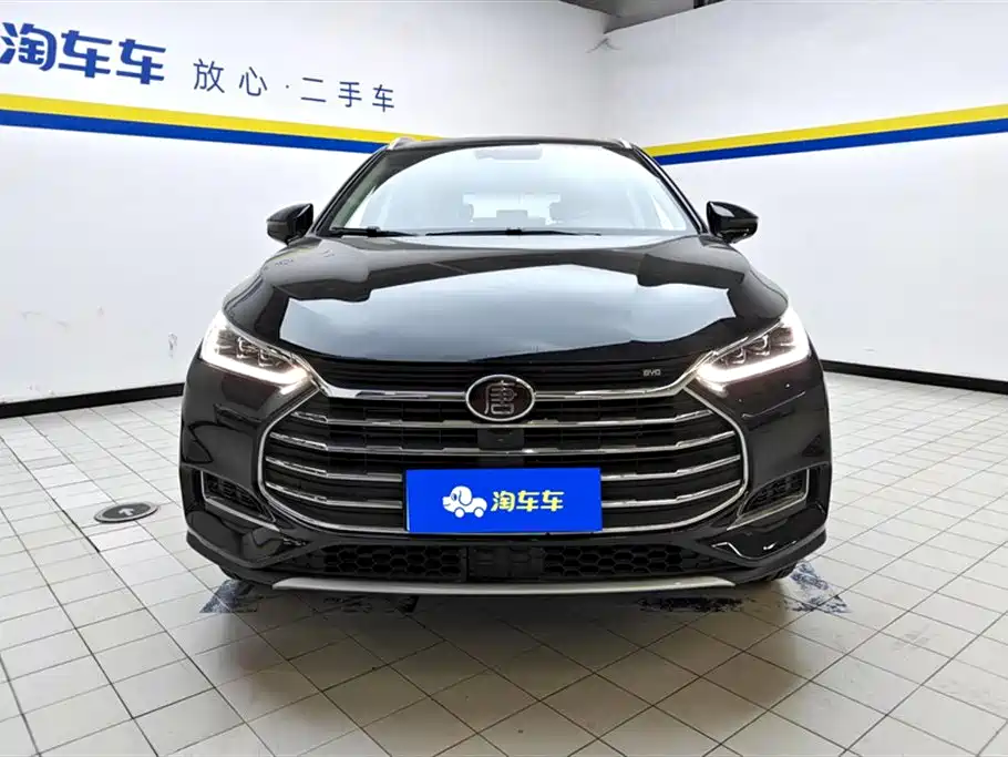 Tang 2.0 T Auto Connected Distinguished 7-seat CN-VI