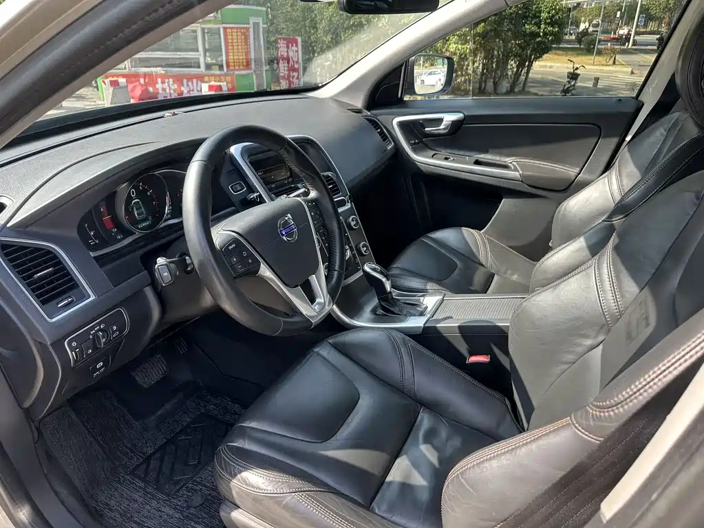 Volvo XC60 (Import) 沃尔沃XC60(进口) 2014款 T6 智逸版