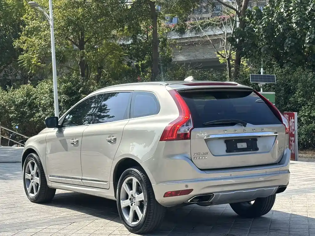 Volvo XC60 (Import) 沃尔沃XC60(进口) 2014款 T6 智逸版