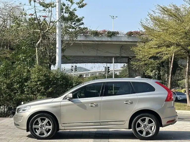 Volvo XC60 (Import) 沃尔沃XC60(进口) 2014款 T6 智逸版
