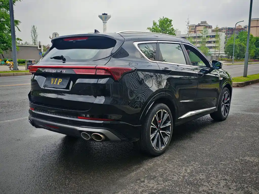 Jetour X70 PLUS 1.6 T DCT Strong PRO 7-seat