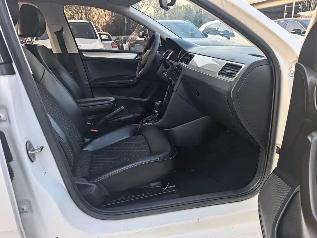 Rapid 1.5 L Auto Comfort CN-VI