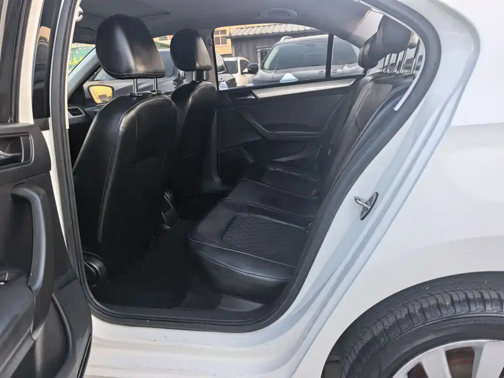 Rapid 1.5 L Auto Comfort CN-VI