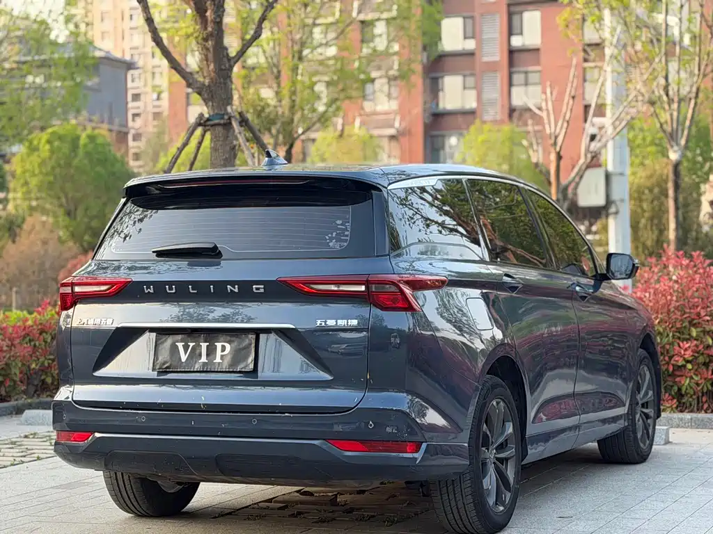 Wuling Victory 1.5 T CVT Distinguished