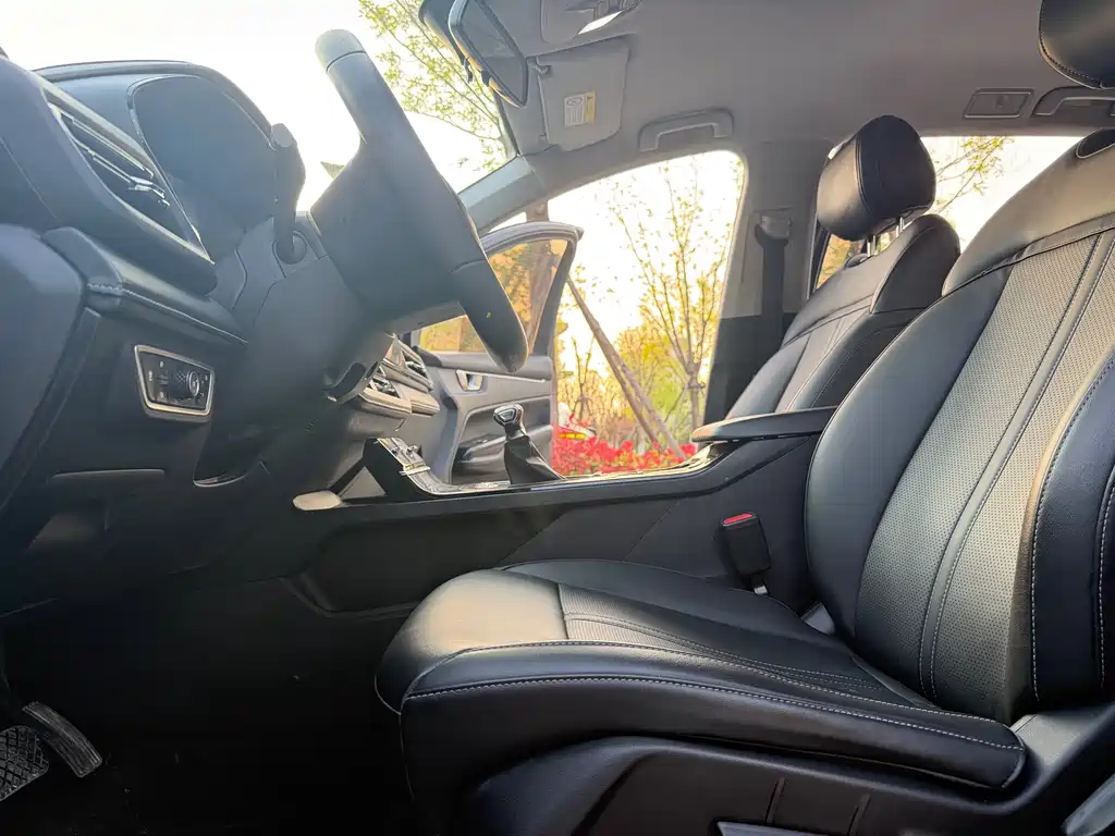 Wuling Victory 1.5 T CVT Distinguished